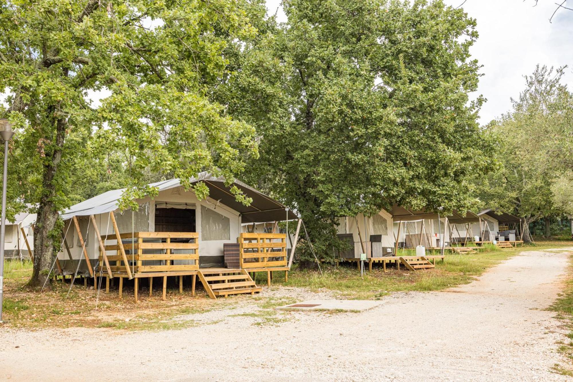 Easyatent Fkk Safari Tent Solaris Naturist - Clothes Free Porec Bilik gambar