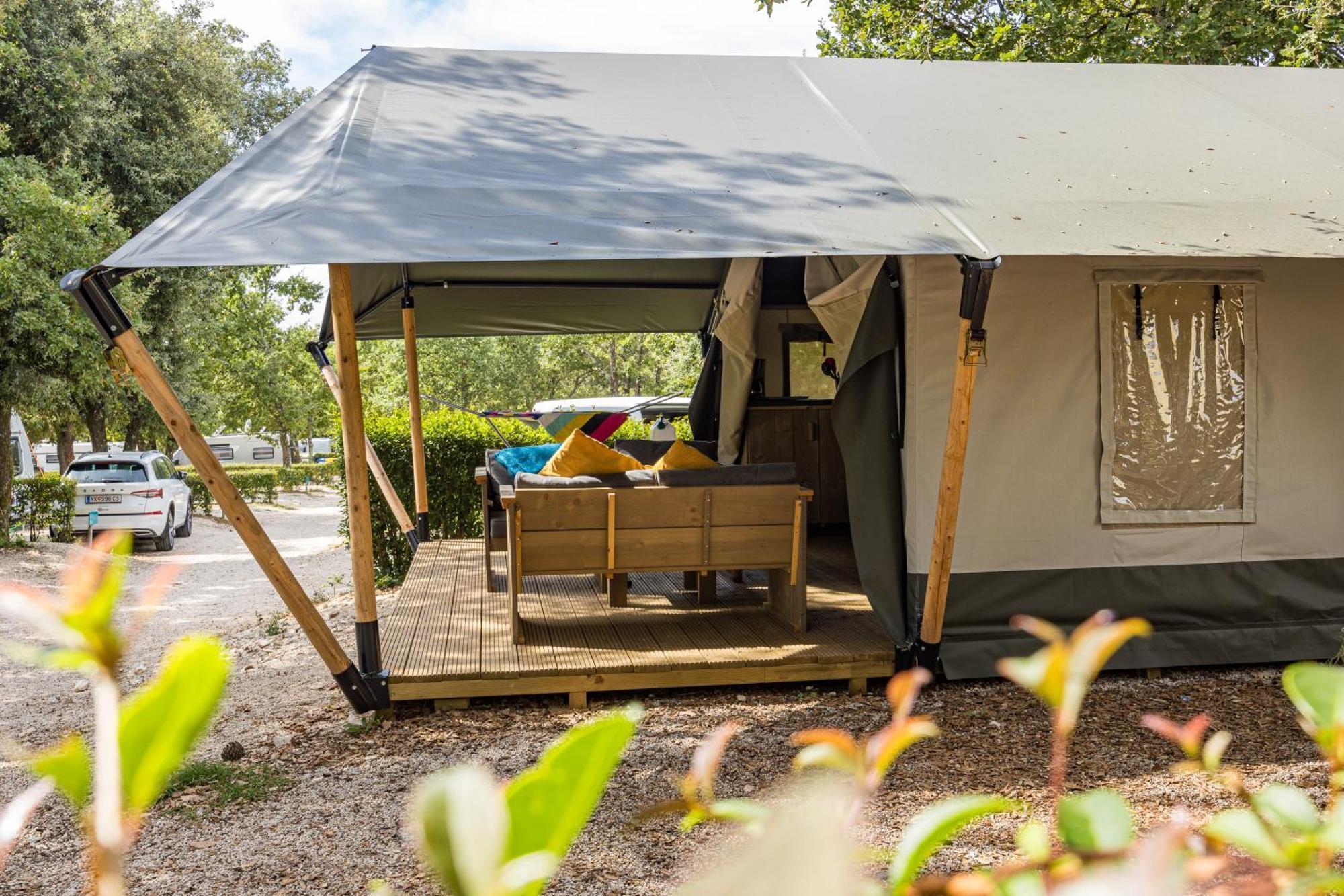 Easyatent Fkk Safari Tent Solaris Naturist - Clothes Free Porec Bilik gambar
