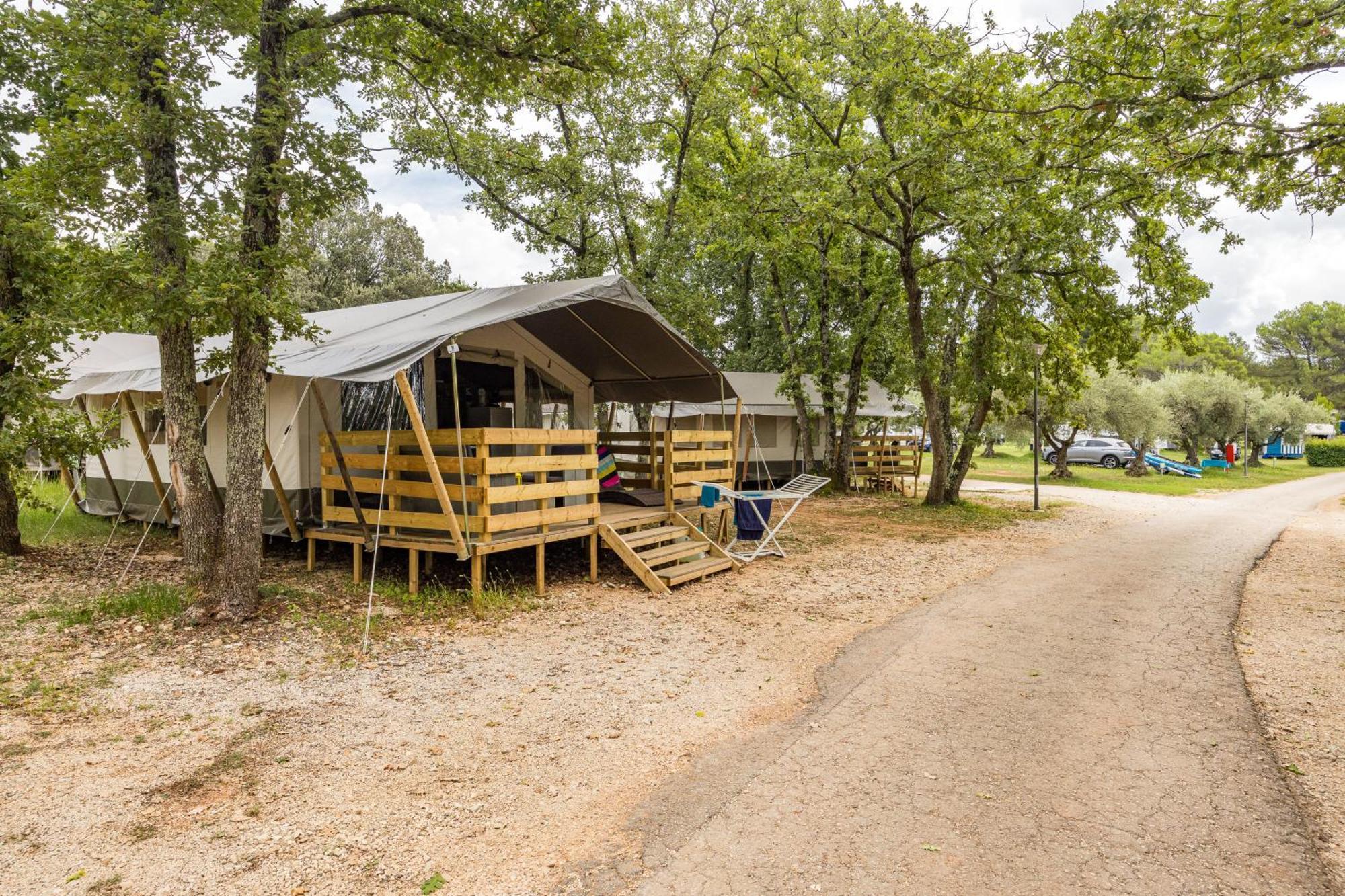 Easyatent Fkk Safari Tent Solaris Naturist - Clothes Free Porec Bilik gambar